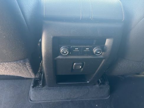 Used 2020 Chevrolet Traverse LS FWD image 18