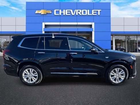 Used 2024 Cadillac XT6 Luxury w/ LPO, Floor Liner Package image 4