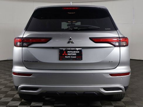 Used 2024 Mitsubishi Outlander SE Black Edition image 13
