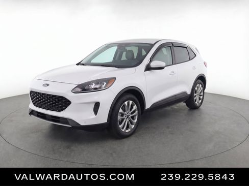 Used 2021 Ford Escape SE image 1
