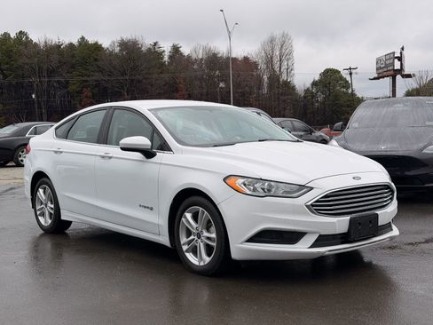 Used 2018 Ford Fusion S image 4