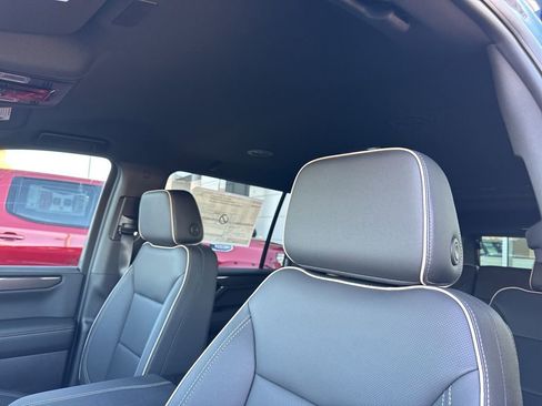 New 2026 GMC Yukon XL Elevation w/ LPO, Elevation Black Package image 19