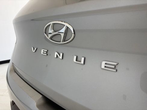 Used 2024 Hyundai Venue SEL FWD image 26