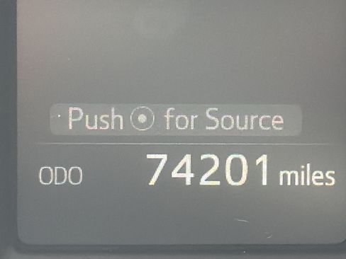 Used 2017 Toyota RAV4 XLE FWD image 22