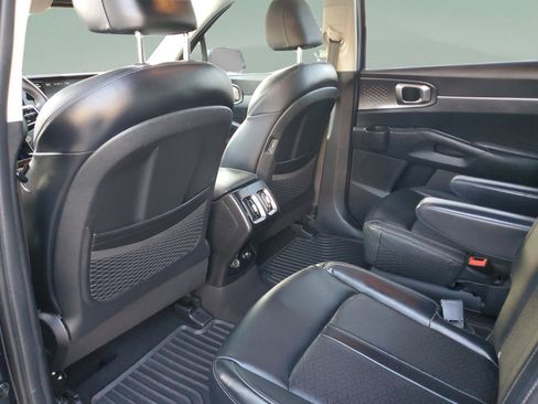 Certified 2021 Kia Sorento S image 8
