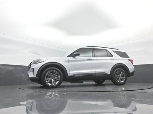 New 2026 Ford Explorer Active w/ Active Comfort Package image 34