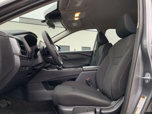 Used 2024 Nissan Rogue S image 25