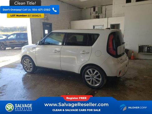 Used 2017 Kia Soul + image 3