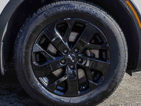 Certified 2023 Kia Sorento S image 27