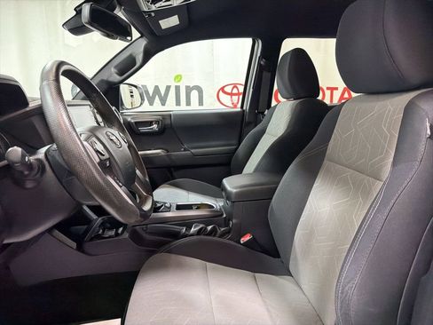 Used 2023 Toyota Tacoma TRD Off-Road image 21