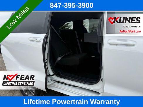 Used 2025 Toyota Sienna LE image 15