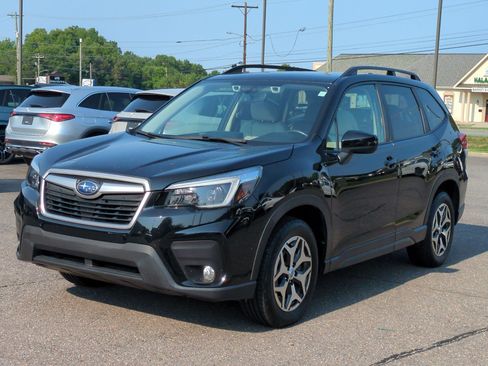 Used 2021 Subaru Forester Premium AWD/4WD image 6
