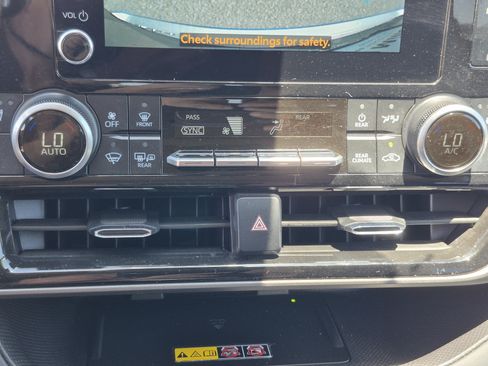 Certified 2025 Toyota Highlander XLE AWD/4WD image 31