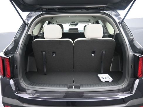 New 2025 Kia Sorento S image 22