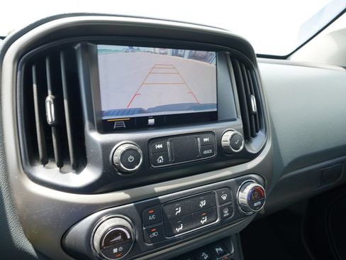 Used 2020 Chevrolet Colorado Z71 AWD/4WD image 17