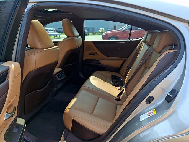 Used 2019 Lexus ES 350 w/ Premium Package FWD image 10
