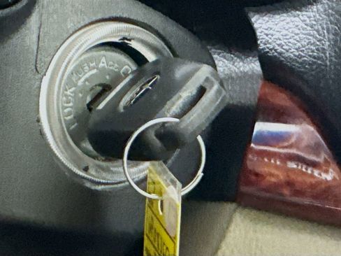 Used 2012 Subaru Outback 2.5i Limited image 18