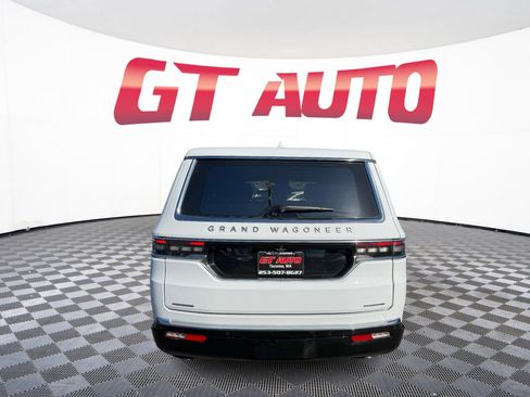 Used 2023 Jeep Grand Wagoneer Series III w/ HD Trailer Tow Package image 5