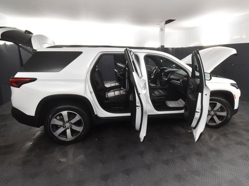 Used 2023 Chevrolet Traverse LT w/ LT Premium Package image 25