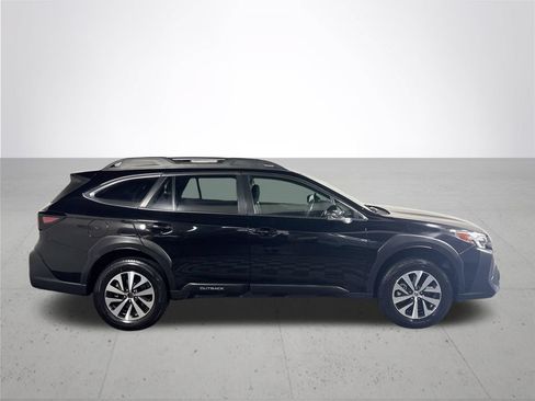 Used 2023 Subaru Outback Premium AWD/4WD image 5