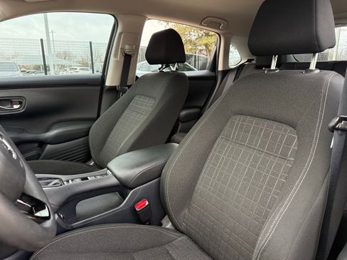 Used 2023 Honda HR-V LX image 11