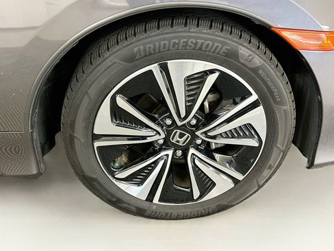 Used 2018 Honda Civic EX-L image 11