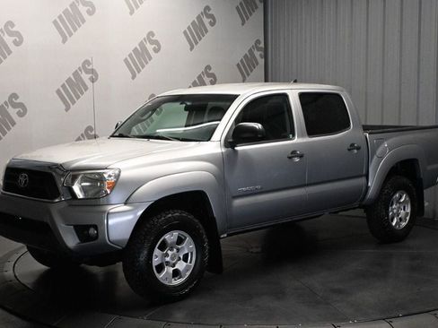 Used 2014 Toyota Tacoma PreRunner w/ SR5 Package RWD image 1
