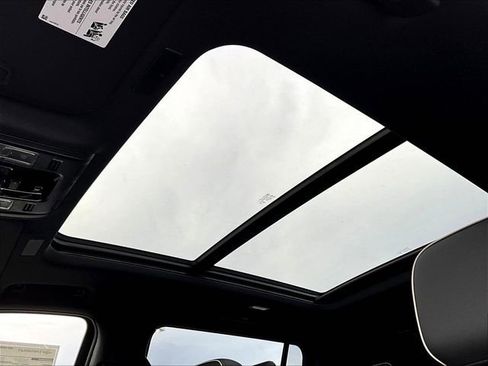 New 2026 Chevrolet Suburban Premier image 15