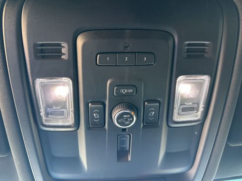 Used 2024 Chevrolet Tahoe Z71 w/ Luxury Package image 23