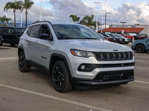 New 2026 Jeep Compass Latitude image 2
