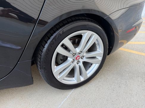 Used 2018 Jaguar XJ L Portfolio RWD image 9