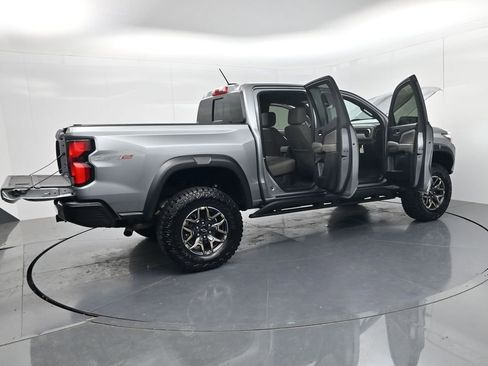 Used 2024 Chevrolet Colorado ZR2 w/ Technology Package AWD/4WD image 75