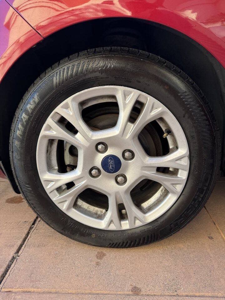 Used 2015 Ford Fiesta SE FWD image 29
