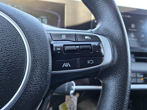 Used 2025 Kia Sportage LX FWD image 18