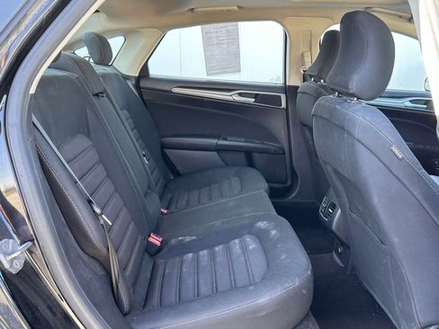 Used 2018 Ford Fusion SE image 17