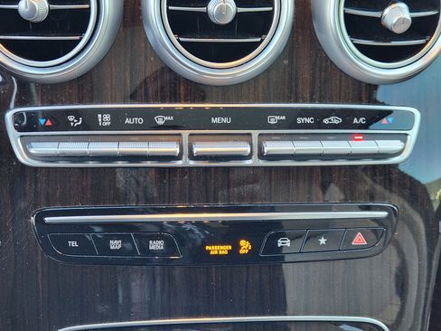 Used 2021 Mercedes-Benz GLC 300 GLC 300 image 22