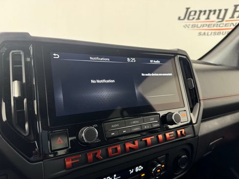Used 2025 Nissan Frontier PRO-4X AWD/4WD image 30