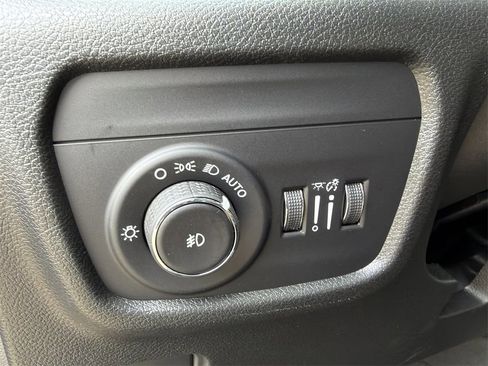 New 2025 Jeep Grand Cherokee Limited w/ Black Appearance Package image 18