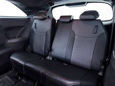 Used 2022 Toyota Sienna XSE w/ XSE Plus Package AWD/4WD image 45