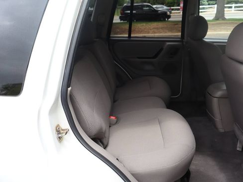 Used 2002 Jeep Grand Cherokee Laredo AWD/4WD image 21