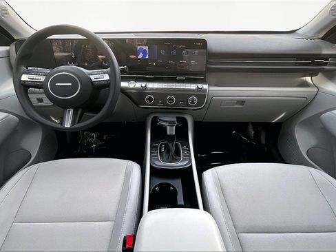 Used 2025 Hyundai Kona SE image 16