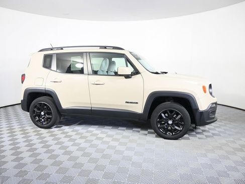 Used 2015 Jeep Renegade Latitude w/ Cold Weather Group AWD/4WD image 8