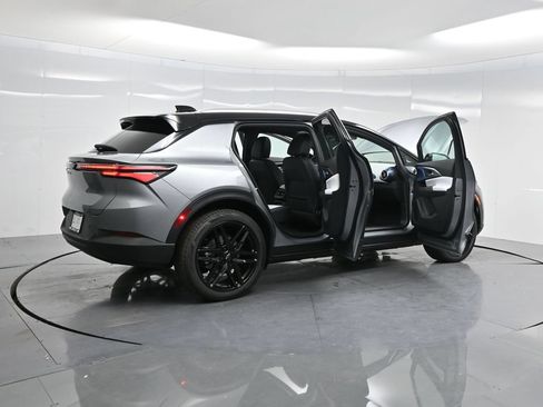 New 2026 Chevrolet Equinox EV LT w/ LPO, Blackout Package AWD/4WD image 4