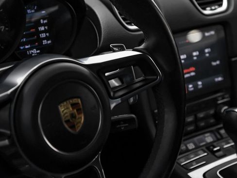 Used 2017 Porsche 718 Boxster RWD image 21