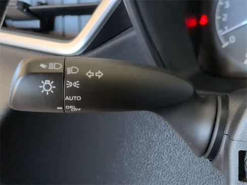 Used 2022 Toyota Corolla LE image 27