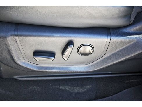 Certified 2024 Ford Expedition XLT image 29