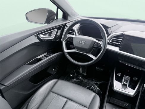 Used 2023 Audi Q4 e-tron Premium Plus w/ Premium Plus image 19