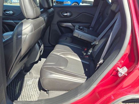 Used 2019 Jeep Cherokee Latitude Plus w/ Cold Weather Group image 14