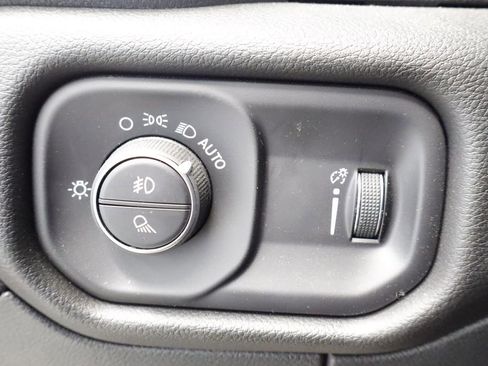 Used 2023 RAM 1500 Big Horn AWD/4WD image 29