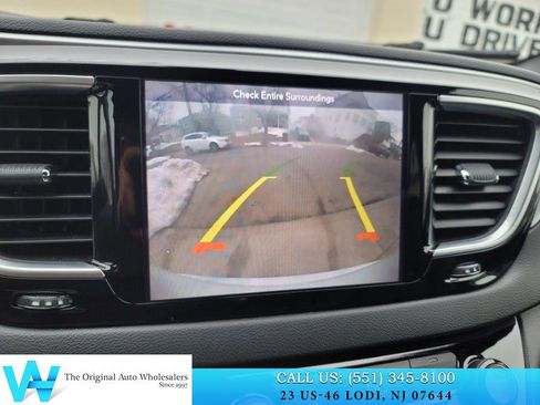 Used 2019 Chrysler Pacifica Touring-L w/ S Appearance Package image 19